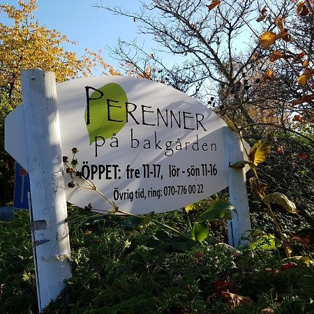 Bed and Breakfast Perenner Pa Bakgarden Motala Exterior foto