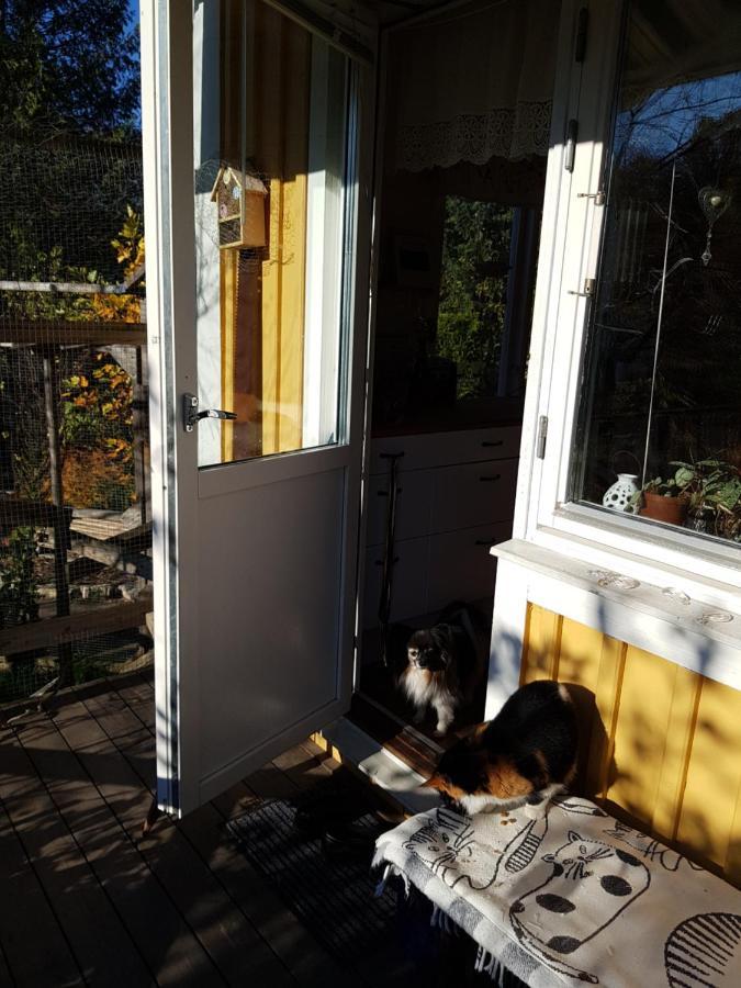 Bed and Breakfast Perenner Pa Bakgarden Motala Exterior foto