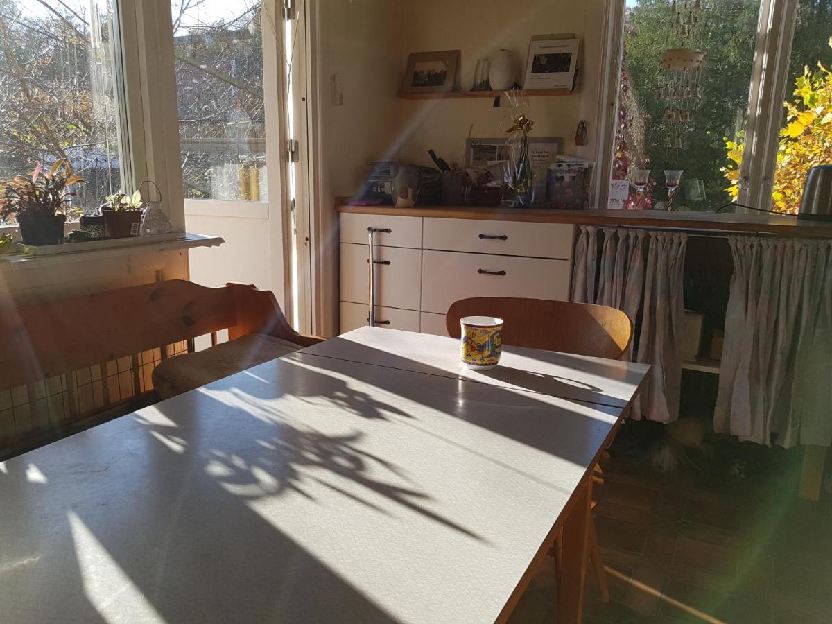 Bed and Breakfast Perenner Pa Bakgarden Motala Exterior foto